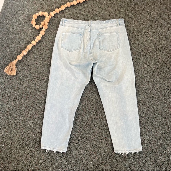 WILD FABLE Light Medium Wash Blue Straight Skinny Jeans Distressed Pants Sz 16 - Picture 4 of 16